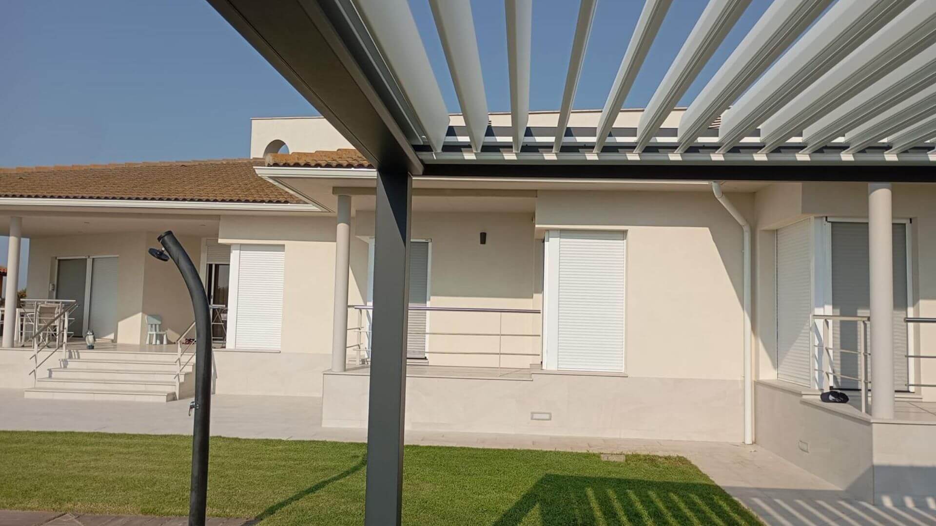 pérgola de lamas orientables 2